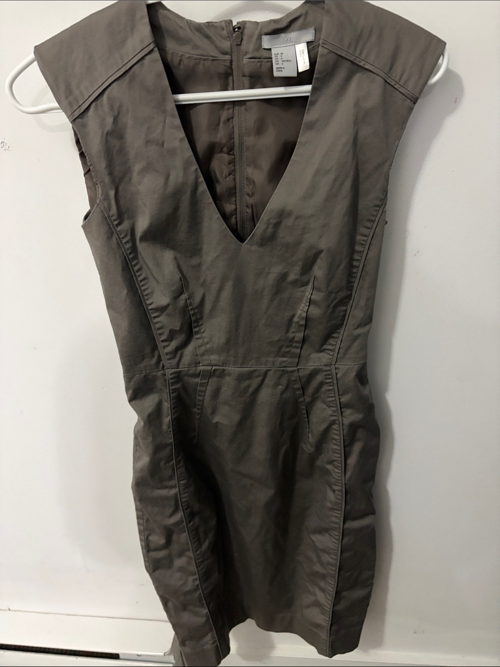 H&M Olive Gray Sleeveless V-Neck Sheath Dress